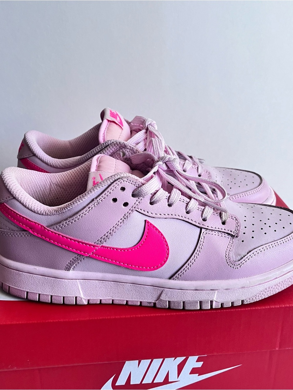 Triple Pink Nike Dunks W8